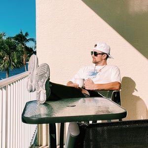 Meet your Posher, Ethan